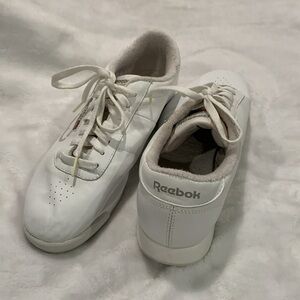 Reebok Classic white sneakers with laces, size 10 width D.